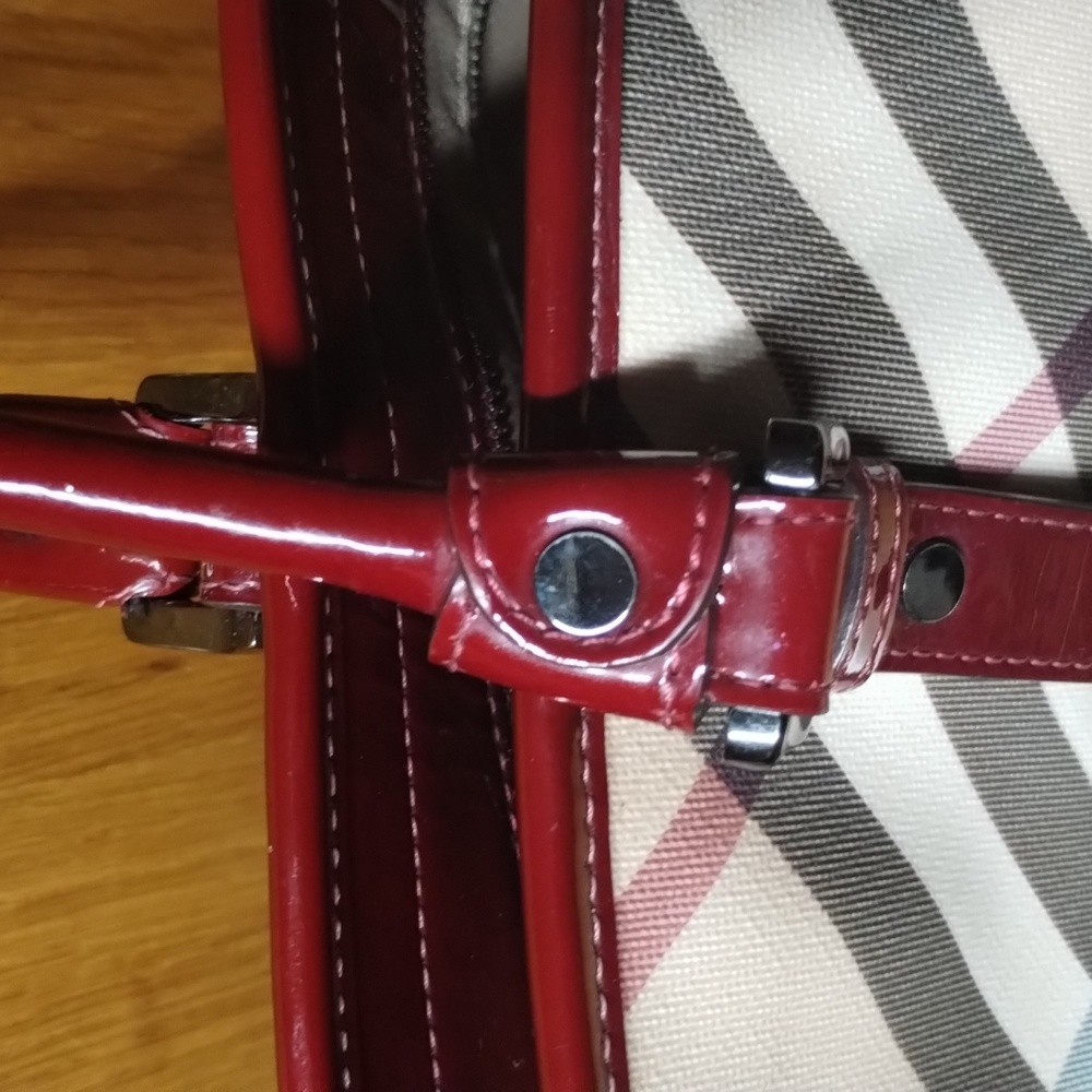 Burberry Denham Plaid Tote EUC - Picture 13 of 15